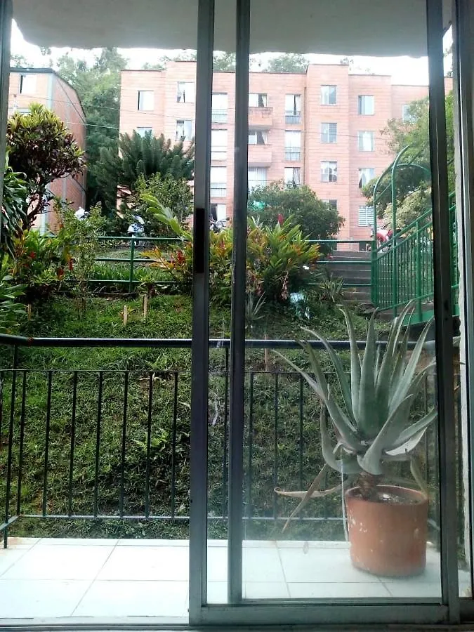 APARTAMENTO 201 AMPLIO Y CÓMODO Medellin 90 MTS