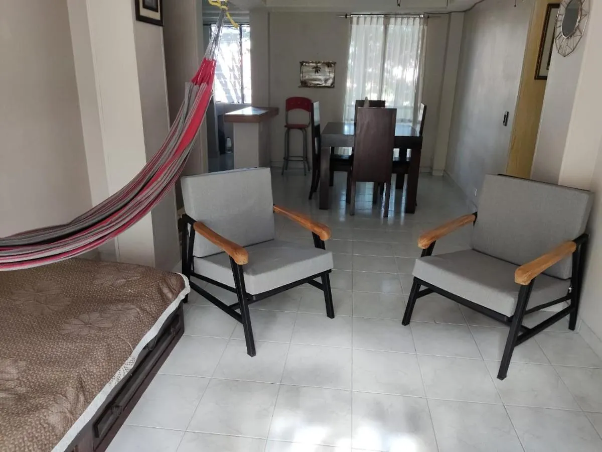 Apartamento 201 Amplio Y Comodo Medellin 90 Mts Colombia