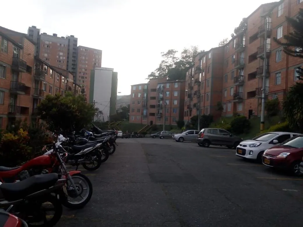 Apartamento 201 Amplio Y Comodo Medellin 90 Mts Apartment